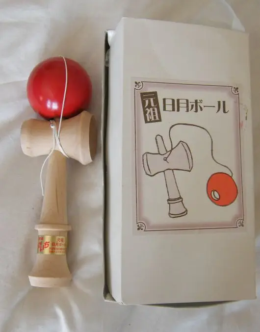 1918年「日月」（Nichi Getsu Ball）的現代複製品