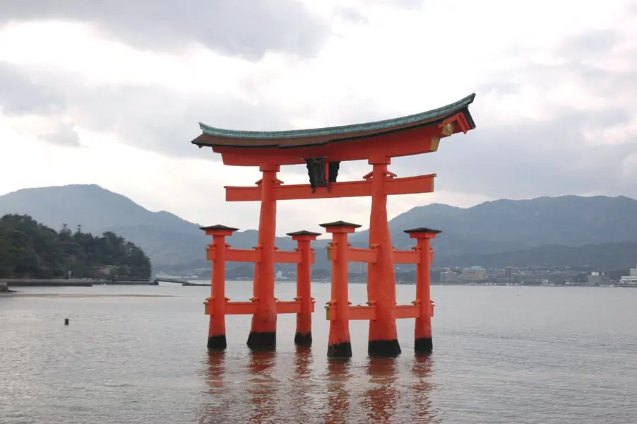 嚴島神社的水上鳥居